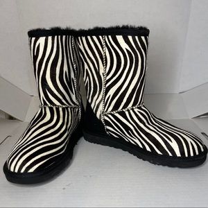 Ugg’s Classic Short Zebra Print Boot-Size 6